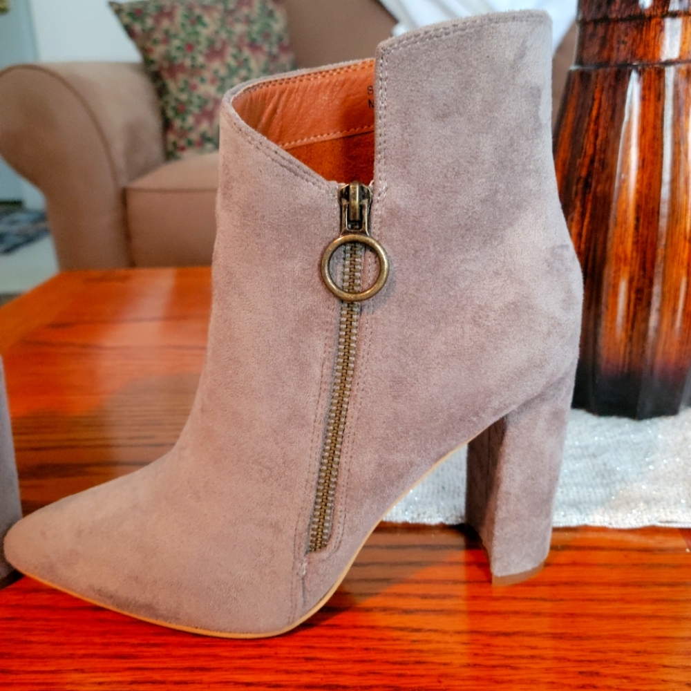 Ccocci Brand High Heel Shoes Size 8